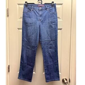 Gloria Vanderbilt Size 12p Amanda Mid-Rise Classic Straight Leg Blue Jeans